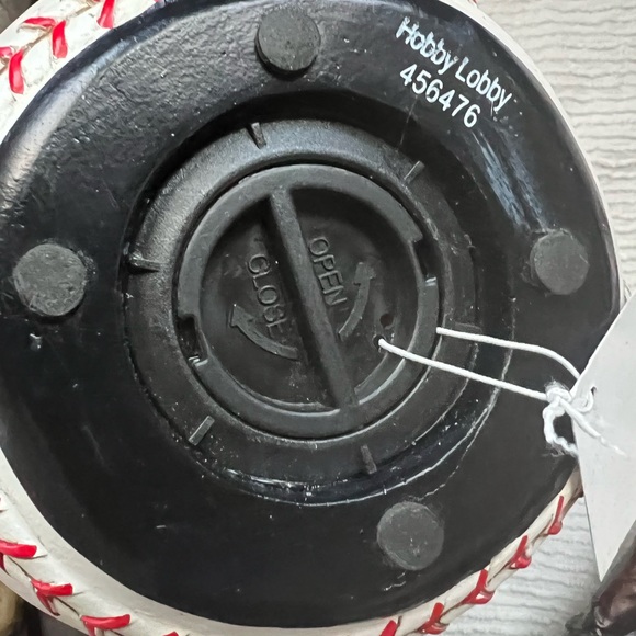 19pc Baseball Bedroom Set Glove Bat baseball bank, pull knobs, light plates, - Picture 9 of 14